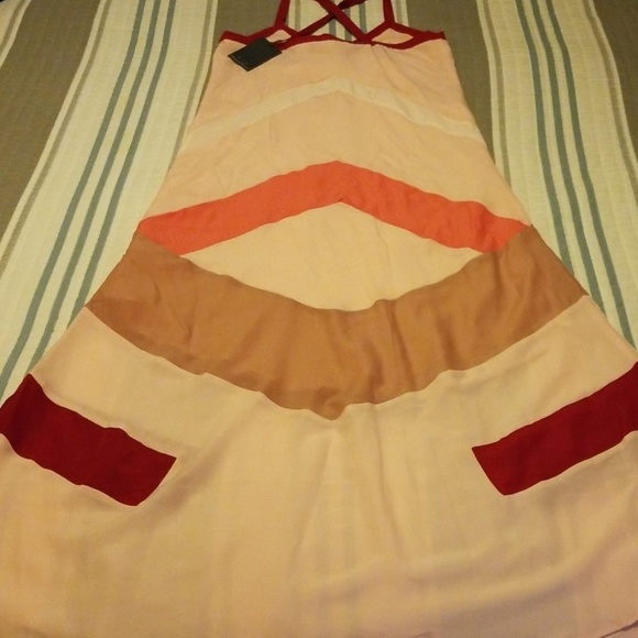 Dress - Picture 3 of 8